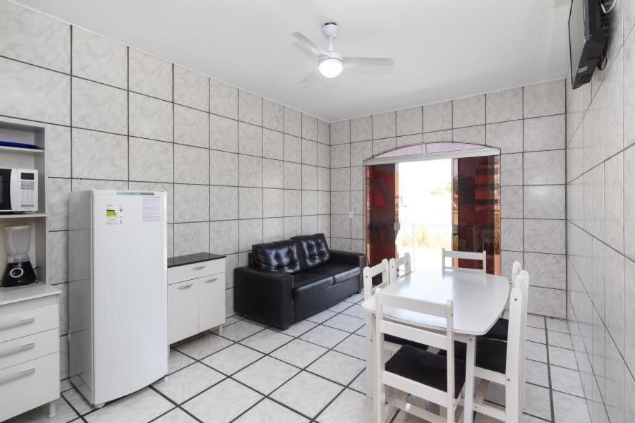Residencial Ipe Amarelo Apartment Bombinhas Exterior photo